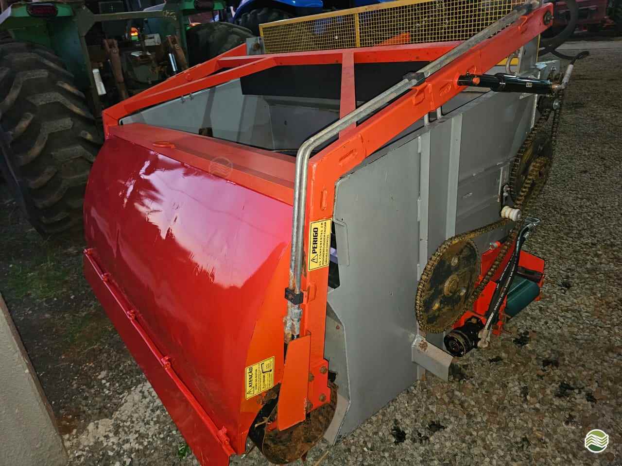 IMPLEMENTOS AGRICOLAS DESENSILADEIRA DESENSILADEIRA Pessette Máquinas Agrícolas CHOPINZINHO PARANÁ PR